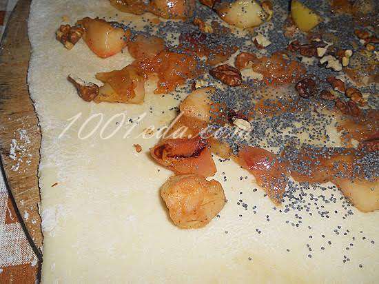 Штрудель из слоеного теста с яблоками, орехами и маком: рецепт с пошаговым фото