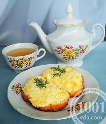 Горячие бутерброды с сыром и яйцом