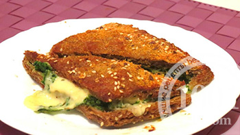 Горячий бутерброд Фитнес-завтрак со шпинатом