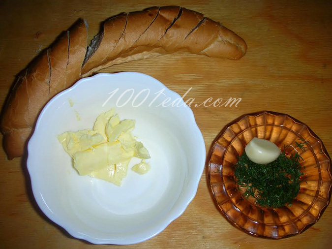 Горячая чесночная булочка-бутерброд к чаю: рецепт с пошаговым фото