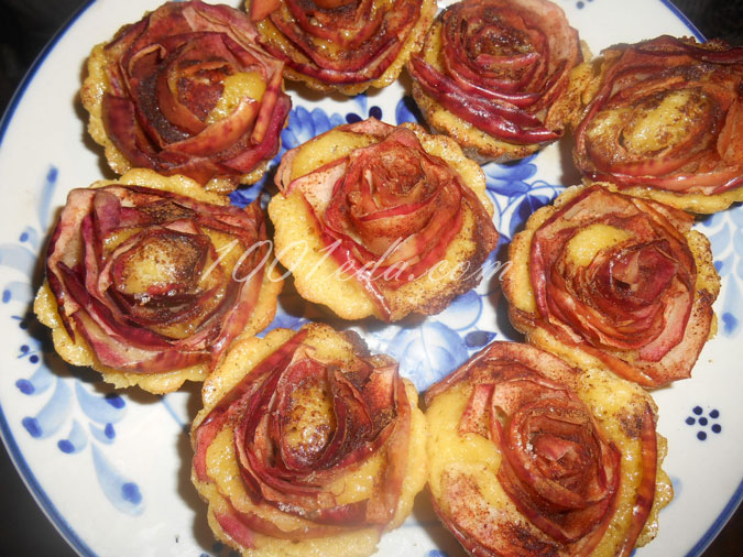 Кексы с розами из яблок: рецепт с пошаговым фото 
