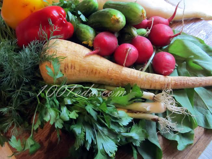 Салат с овощами и зеленью