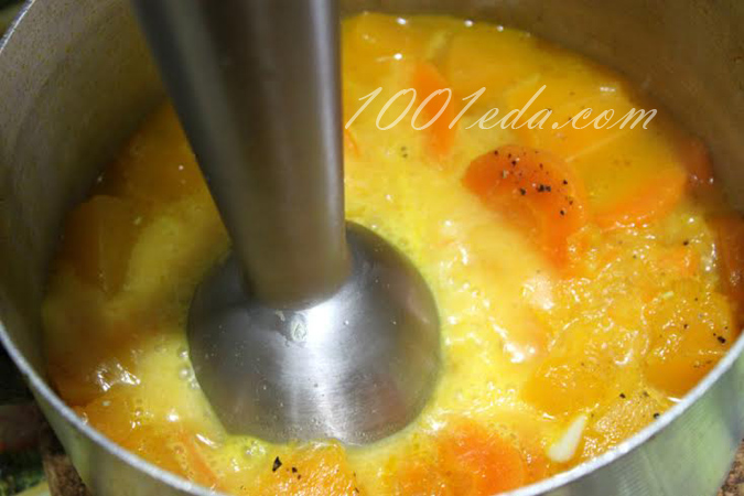 Тыквенно-морковный суп-пюре с курицей