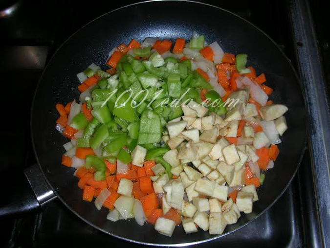 Запеченные баклажаны с овощами
