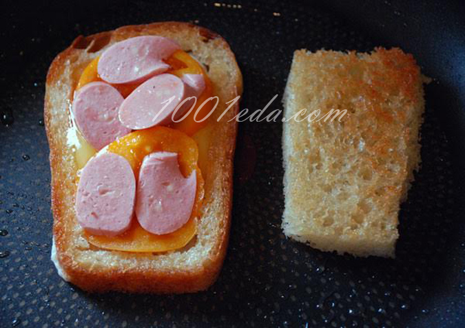 Горячий бутерброд-суперзавтрак с яйцом