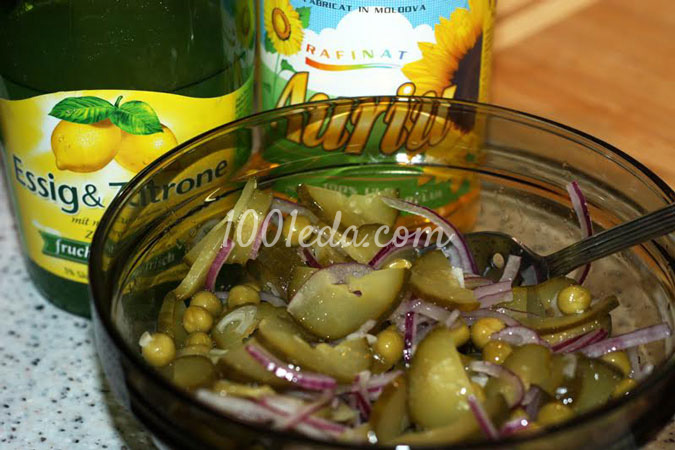 Салат Зимний с солеными огурцами: рецепт с пошаговым фото