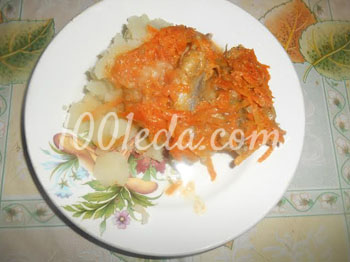 Путассу тушёная с луком и морковью
