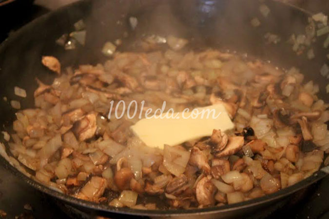 Запеканка из куриной печени с картофельно-грибным пюре