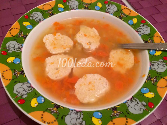 Быстрый суп с морковью и куриными фрикадельками