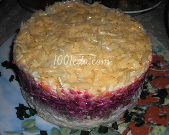 Новогодний закусочный салат-торт Селедка под снежной шубкой: рецепт с пошаговым фото