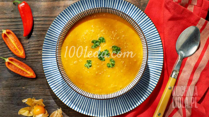 Суп с кокосовым молоком, чипсами и морковью
