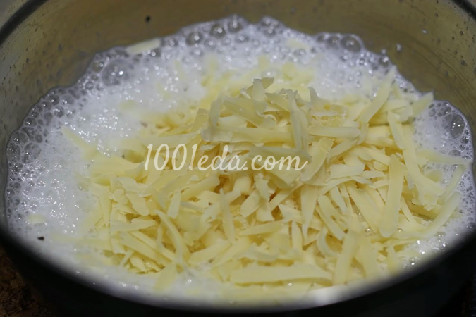 Белковый омлет с сыром и колбасой в мультиварке: рецепт с пошаговым фото