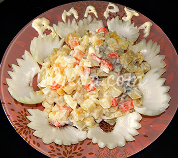 Салат с маринованными белыми грибами и кабачком к 8 марта