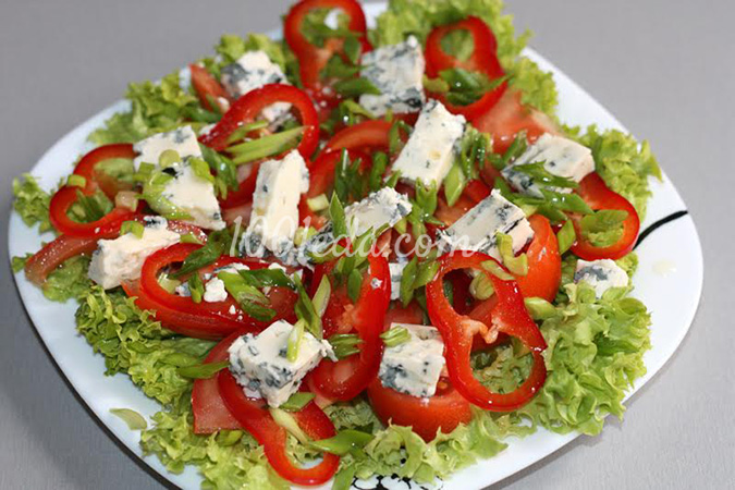 Овощной салат с голубым сыром