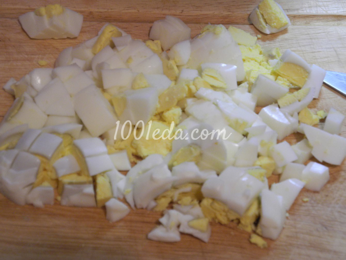 Салат с жареными крабовыми палочками: рецепт с пошаговым фото - Шаг 7
