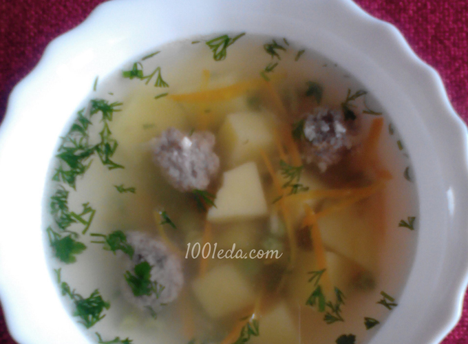 Суп с фрикадельками и зеленым горошком