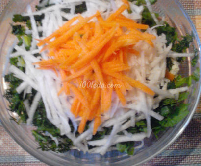 Салат витаминный с пекинской капустой и дайконом