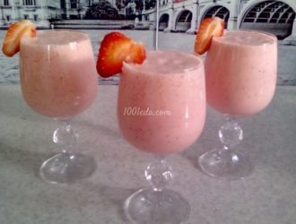 Клубничный молочный коктейль для детей