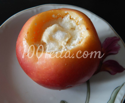 Детский завтрак из запеченного яблока с творогом: рецепт с пошаговым фото