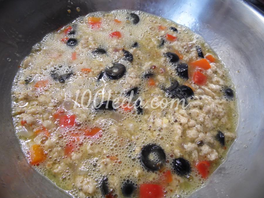 Омлет с фаршем, сладким перцем и маслинами: рецепт с пошаговым фото - Шаг №6