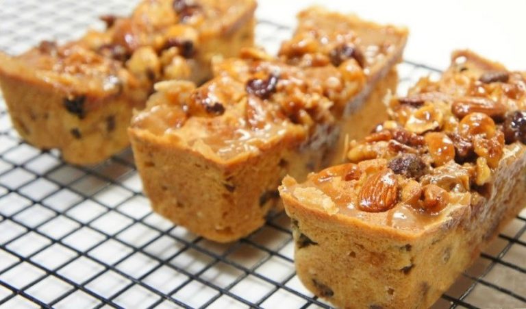 Выпечка с медом и орехами