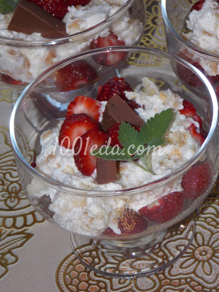 Сметанно-клубничный десерт Нежность: пошаговый с фото