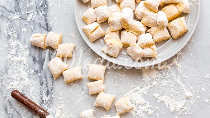 Лёгкие тыквенные ньокки с шалфеем и сливочным соусом: пошагово с фото Лёгкие тыквенные ньокки с шалфеем и сливочным соусом: пошагово с фото