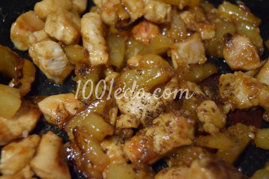 Праздничная курица с ананасами на сковороде: пошаговый с фото - Шаг №7 Праздничная курица с ананасами на сковороде: пошаговый с фото - Шаг №7