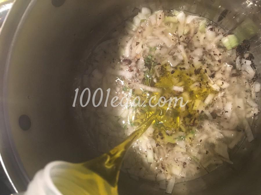 Лосось конфи с чипсами из лука-порея: пошаговый с фото - Шаг №3 Лосось конфи с чипсами из лука-порея: пошаговый с фото - Шаг №3