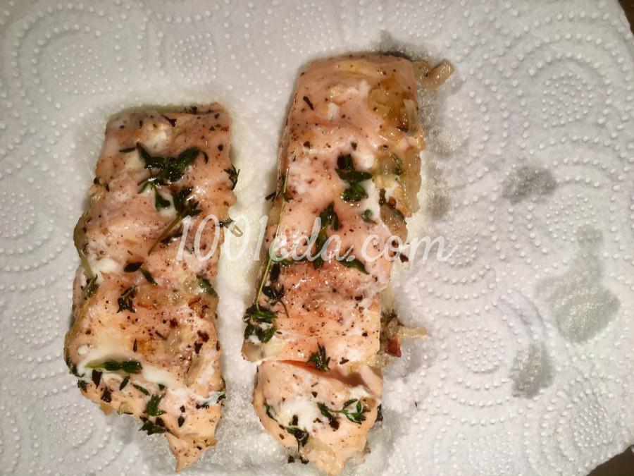 Лосось конфи с чипсами из лука-порея: пошаговый с фото - Шаг №5 Лосось конфи с чипсами из лука-порея: пошаговый с фото - Шаг №5
