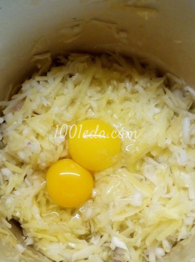 Блины-драники из картофеля, кабачков и пекинской капусты: пошаговый с фото - Шаг №6 Блины-драники из картофеля, кабачков и пекинской капусты: пошаговый с фото - Шаг №6
