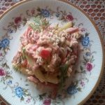 Рисовый салат с помидорами, огурцами и копченой колбасой: пошаговый с фото