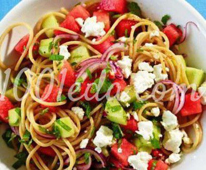 Салат из спагетти и свежих овощей