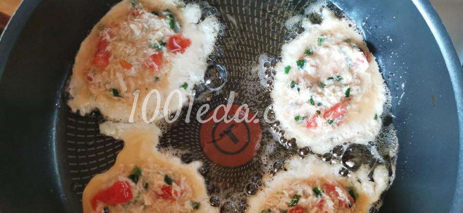 Яичные блинчики с мясом куриной грудки и томатами: пошаговое фото - Шаг №7 Яичные блинчики с мясом куриной грудки и томатами: пошаговое фото - Шаг №7