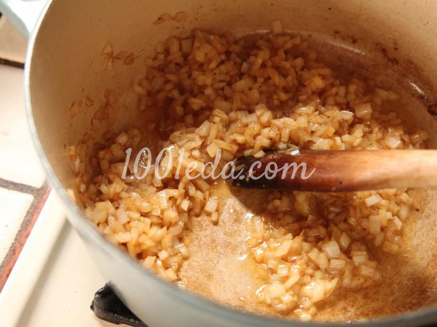 Кассуле из белой фасоли с курицей, грудинкой и колбасками: пошаговое фото - Шаг №7 Кассуле из белой фасоли с курицей, грудинкой и колбасками: пошаговое фото - Шаг №7