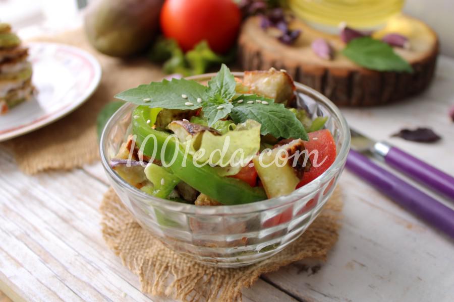 Салат из баклажановых кубиков со свежими овощами: пошаговый с фото